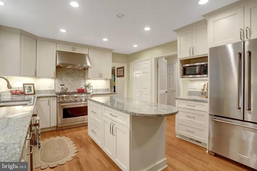 6812 Bluecurl Cir, Springfield, VA 22152 - #3