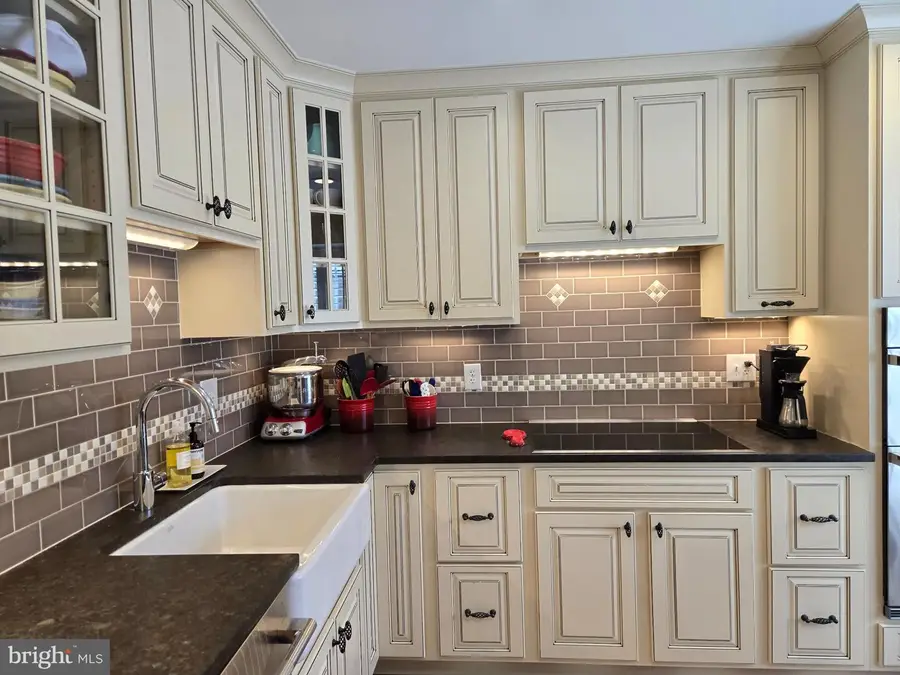 2922 Oakborough Sq, Oakton, VA 22124 - #3