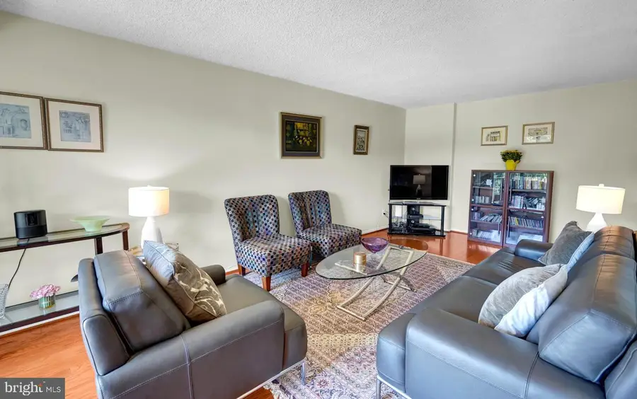 2311 Pimmit Dr #304, Falls Church, VA 22043 - #3