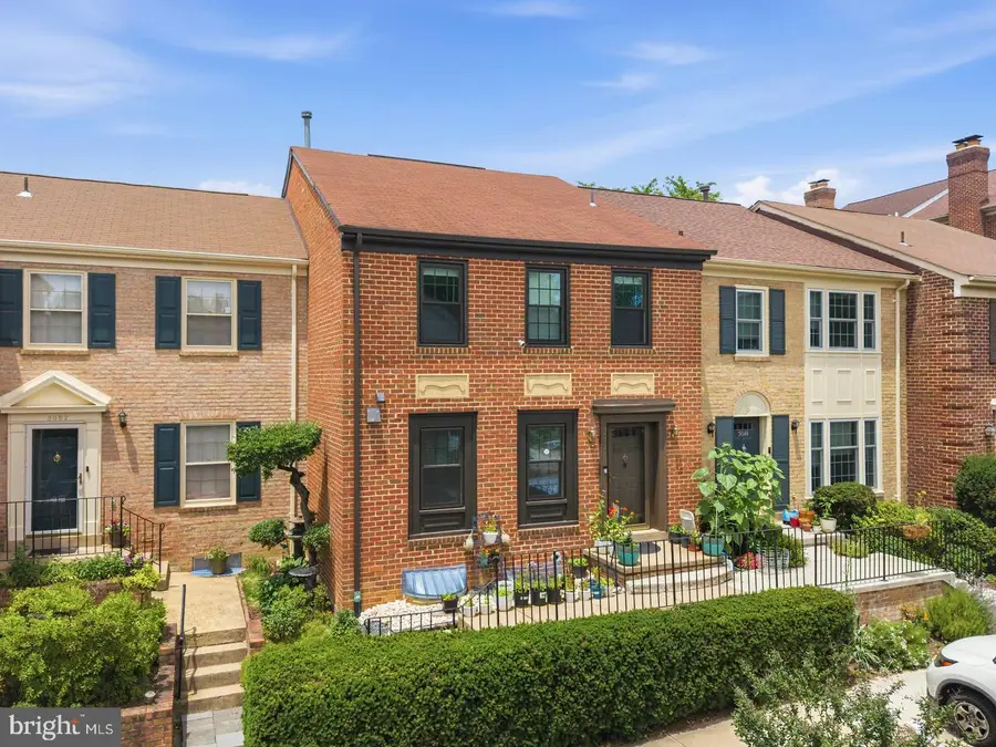 3050 Federal Hill Dr, Falls Church, VA 22044 - #3
