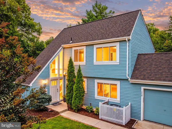 1444 Yellowwood Ct, RESTON, VA 20190