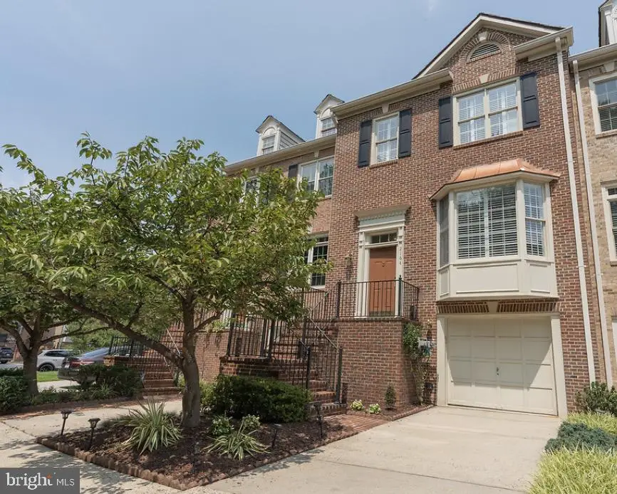 2164 Wolftrap Ct, Vienna, VA 22182 - #1