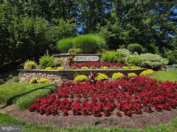5835 Cove Landing Rd #304, BURKE, VA 22015