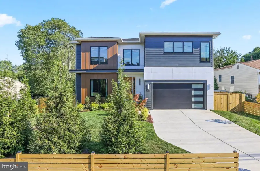 7421 Magarity Rd, Falls Church, VA 22043 - #2
