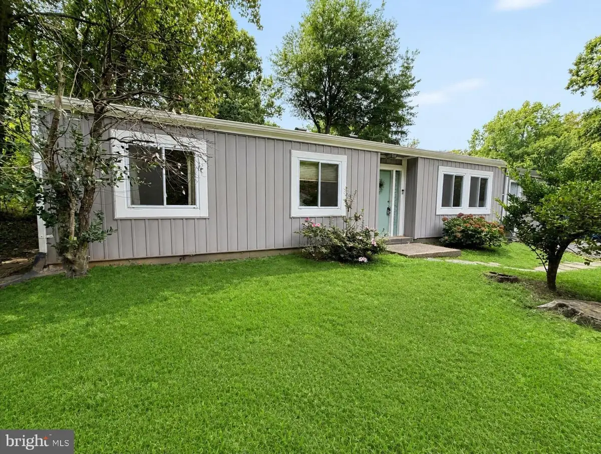2215 Sanibel Dr, Reston, VA 20191 - #1