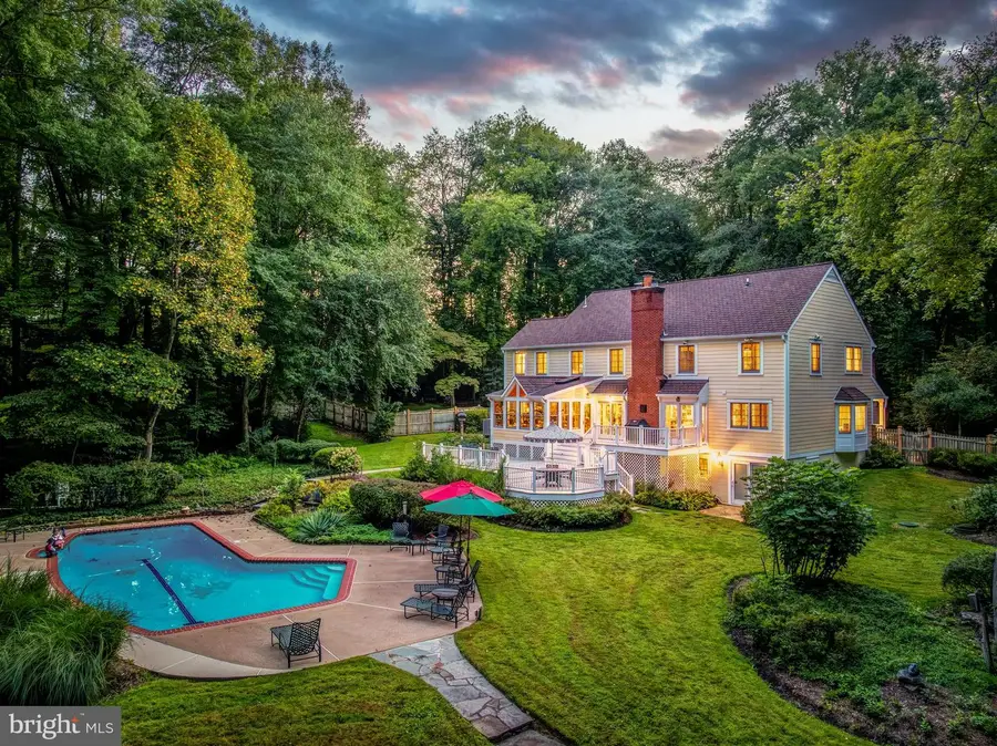 9709 Arnon Chapel Rd, Great Falls, VA 22066 - #3