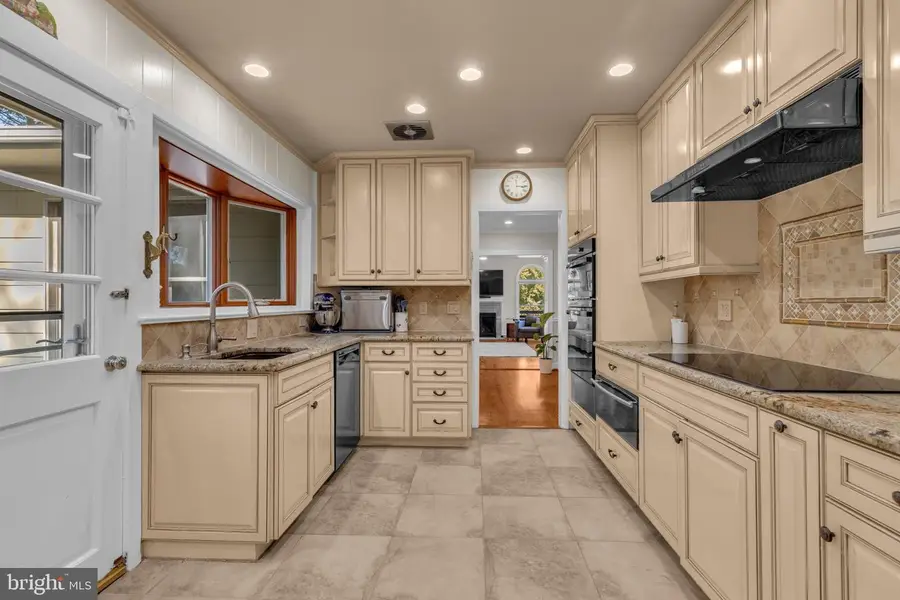 11100 Pelham Ln #, Fairfax, VA 22030 - #3