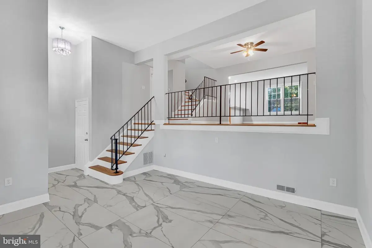 9236 Sand Creek Ct, Burke, VA 22015 - #1