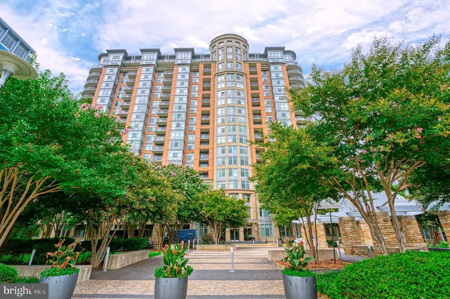 8220 Crestwood Heights Dr #216, McLean, VA 22102 - #3