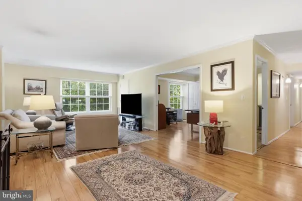 7600 Tremayne Pl #104, MCLEAN, VA 22102