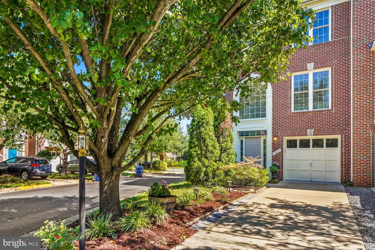 3425 Diehl Ct, Falls Church, VA 22041 - #1