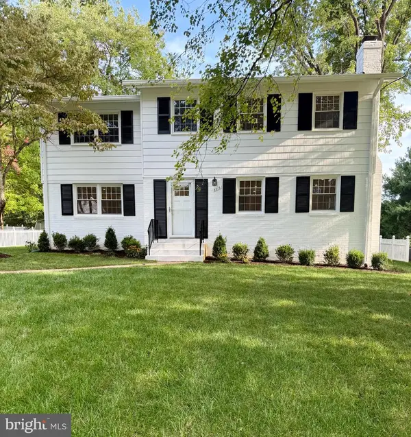 8215 Bucknell Dr, VIENNA, VA 22180