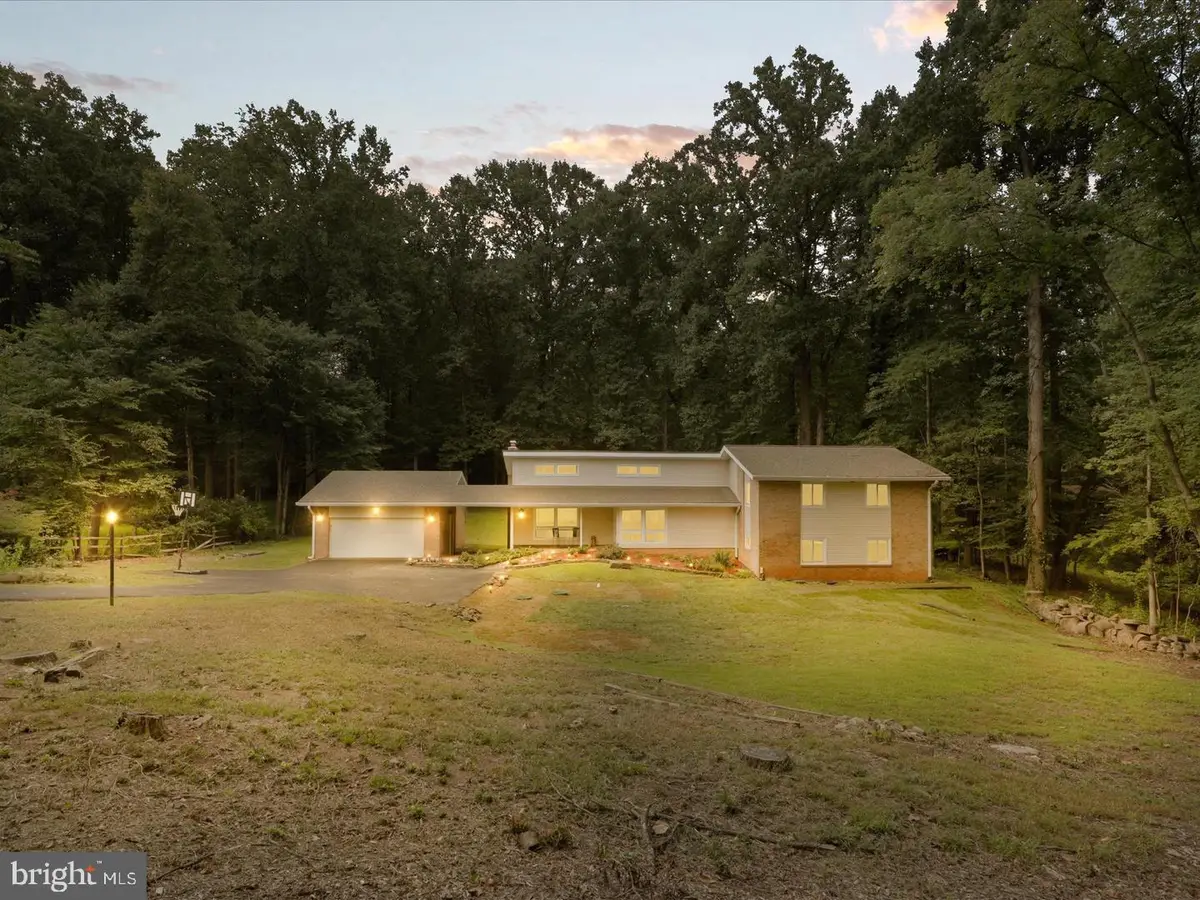 11709 Vale Rd, Oakton, VA 22124 - #1