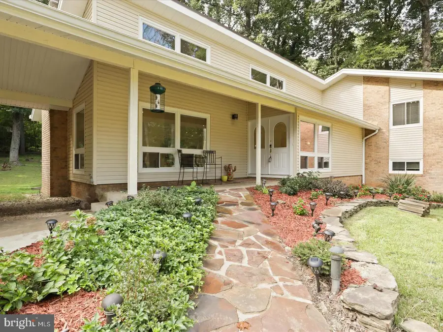 11709 Vale Rd, Oakton, VA 22124 - #2