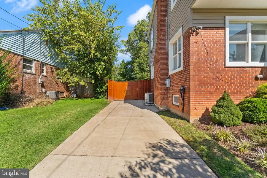 7406 Valleycrest Blvd, Annandale, VA 22003 - #3