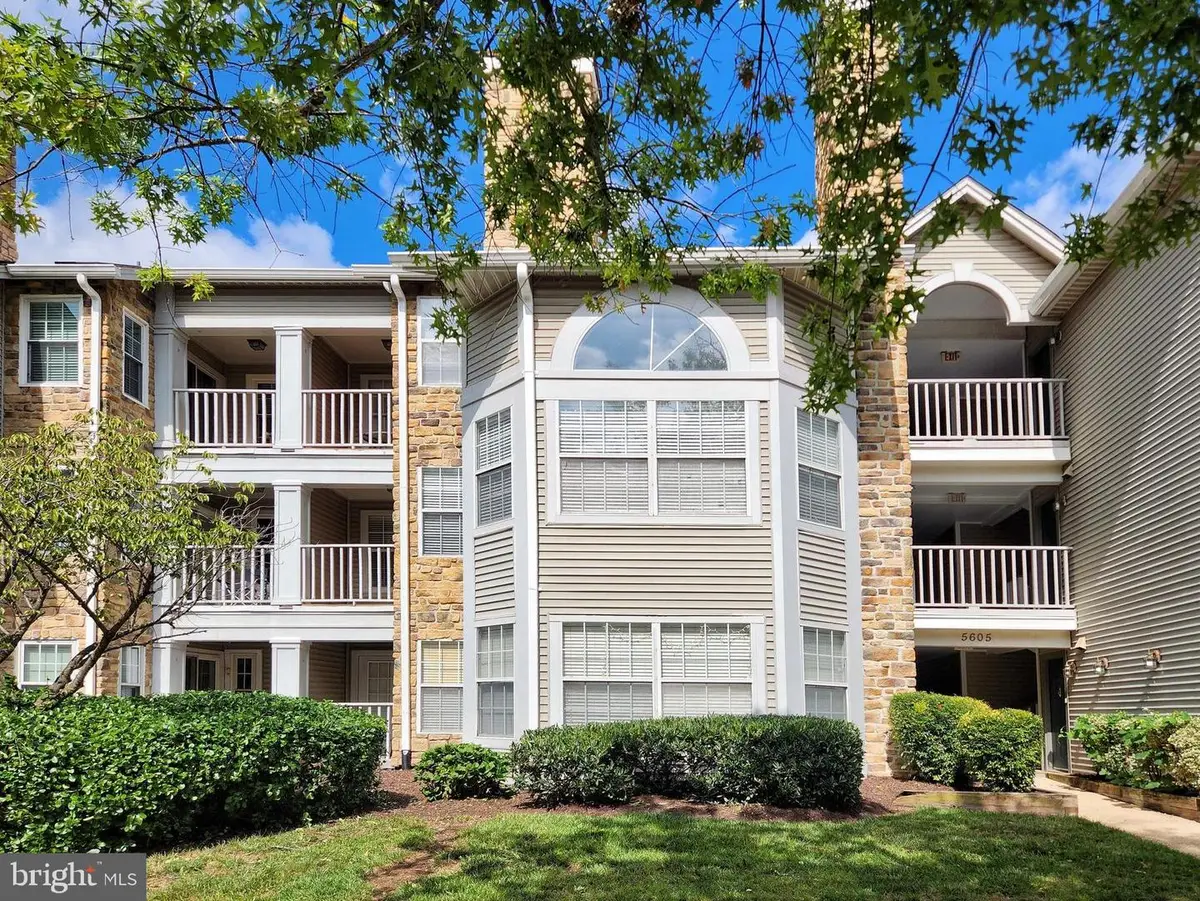 5605 Willoughby Newton Dr #22, Centreville, VA 20120 - #1
