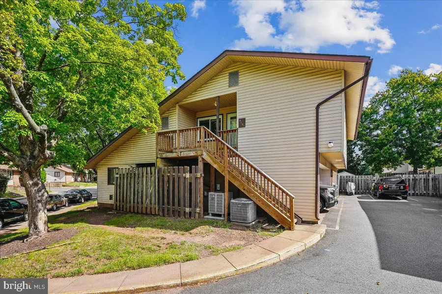 4181 Meadowland Ct, Chantilly, VA 20151 - #3