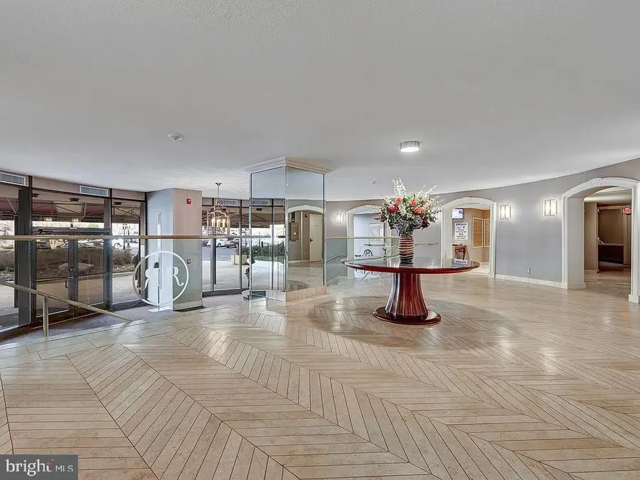 8380 Greensboro Dr #625, McLean, VA 22102 - #2
