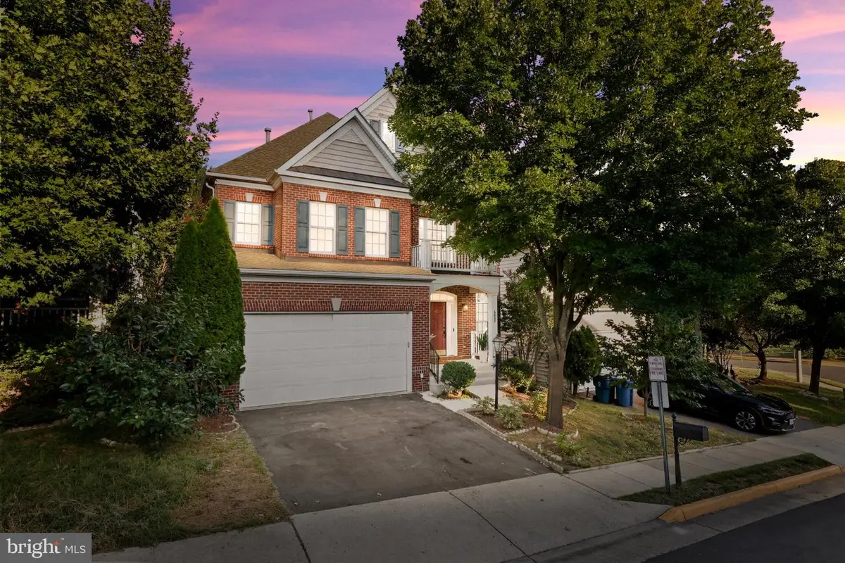 5607 Lierman Cir, Centreville, VA 20120 - #1