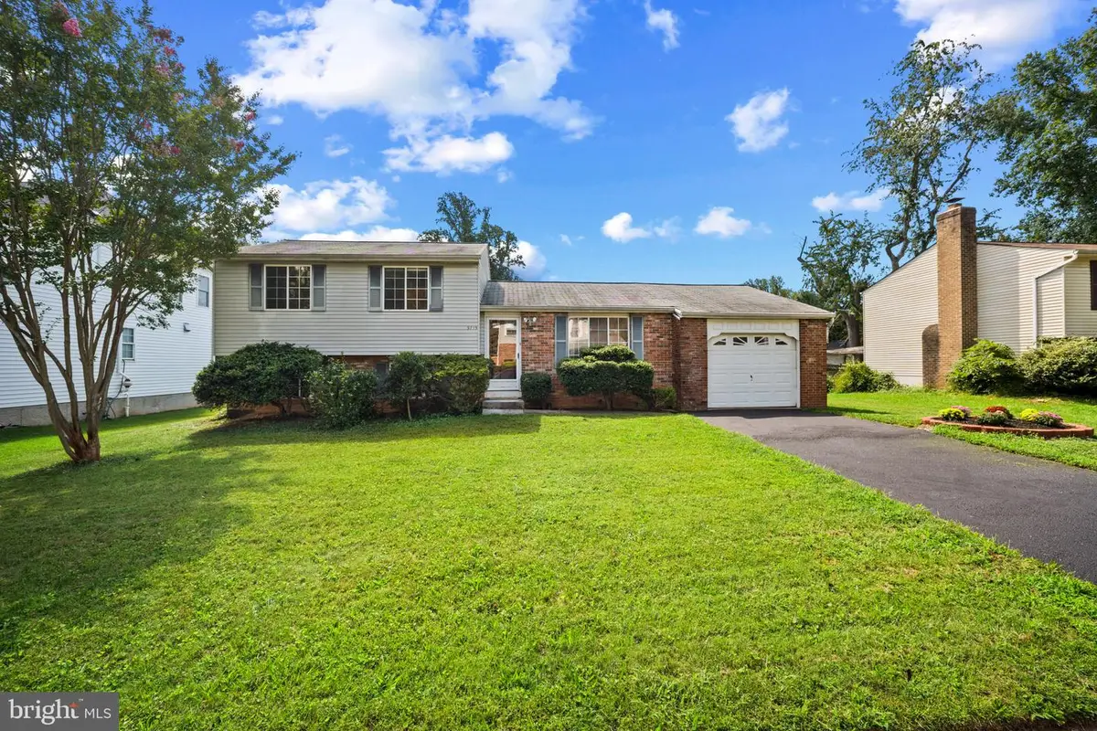 9715 Water Oak Dr, Fairfax, VA 22031 - #1