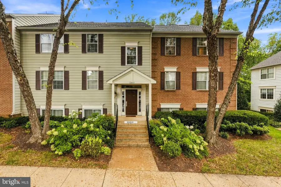 12010 Golf Ridge Ct #302, Fairfax, VA 22033 - #2