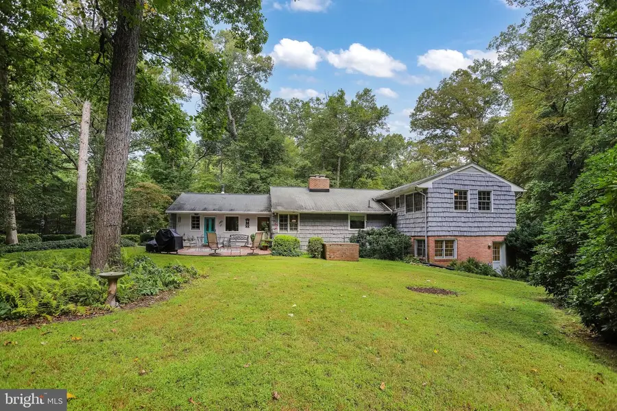 1075 Manning St, Great Falls, VA 22066 - #3