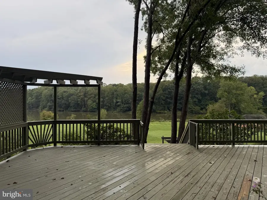 5238 Pommeroy Dr, Fairfax, VA 22032 - #3