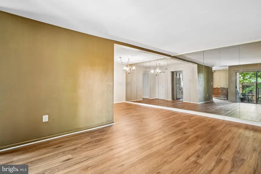 3360 Woodburn Rd #33, Annandale, VA 22003 - #3