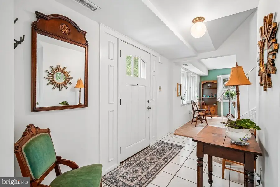 7243 Wickford Dr, Alexandria, VA 22315 - #3