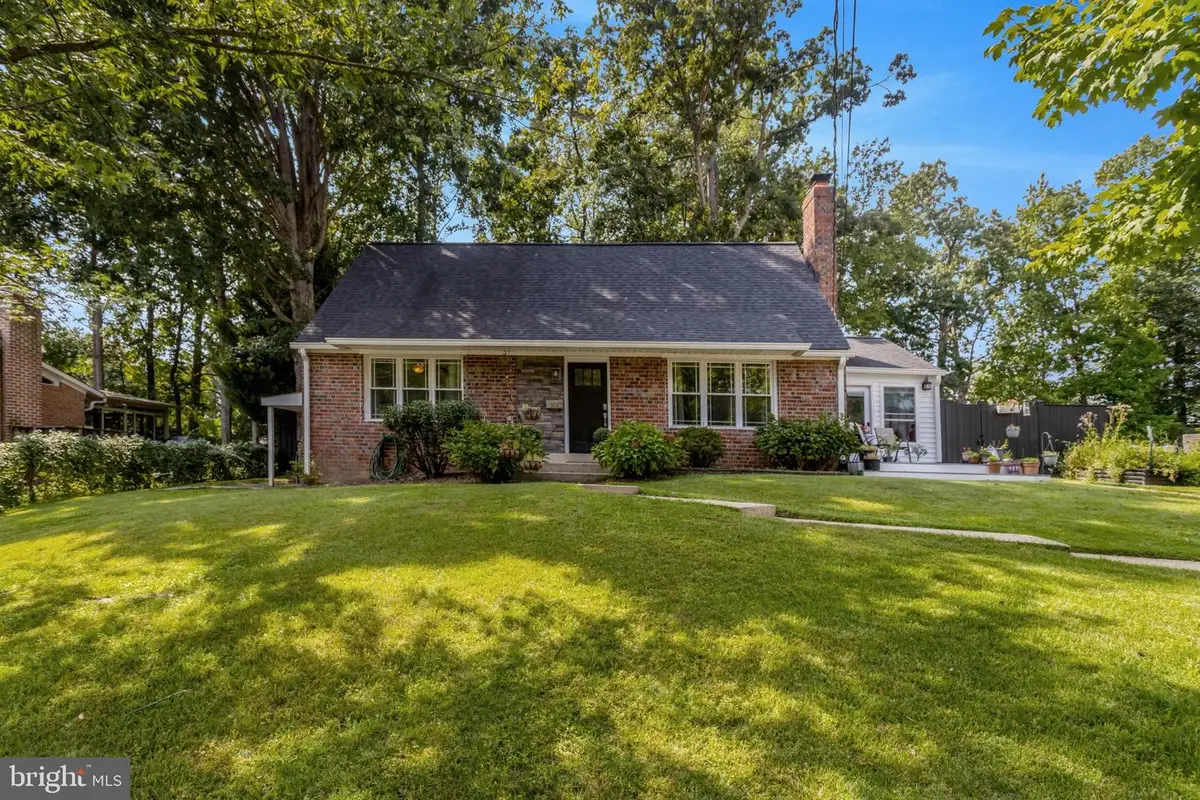 5510 Kings Park Dr, Springfield, VA 22151 - #1