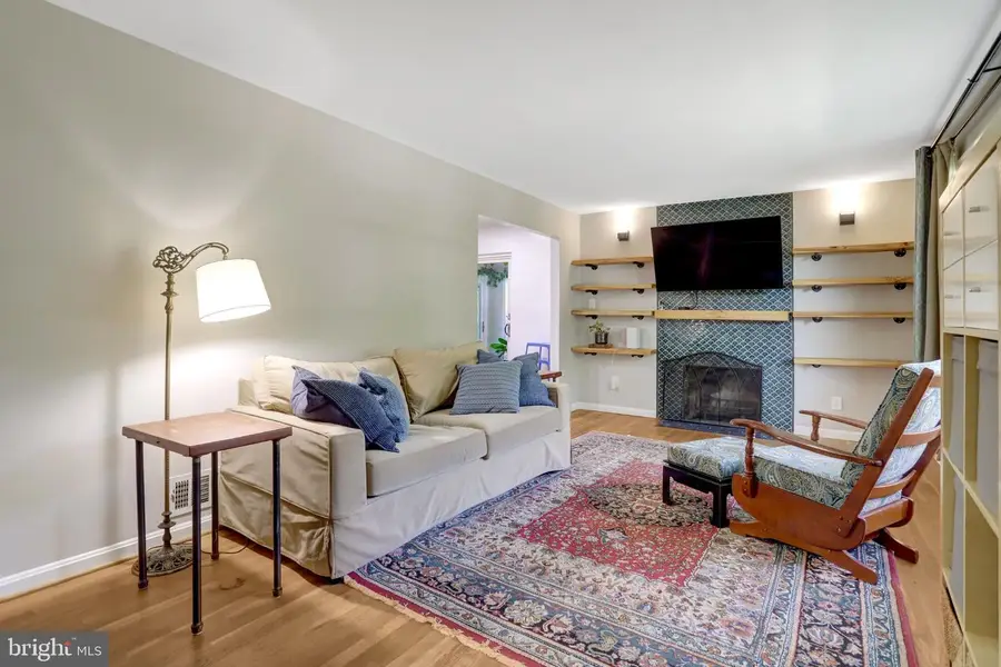 5510 Kings Park Dr, Springfield, VA 22151 - #2