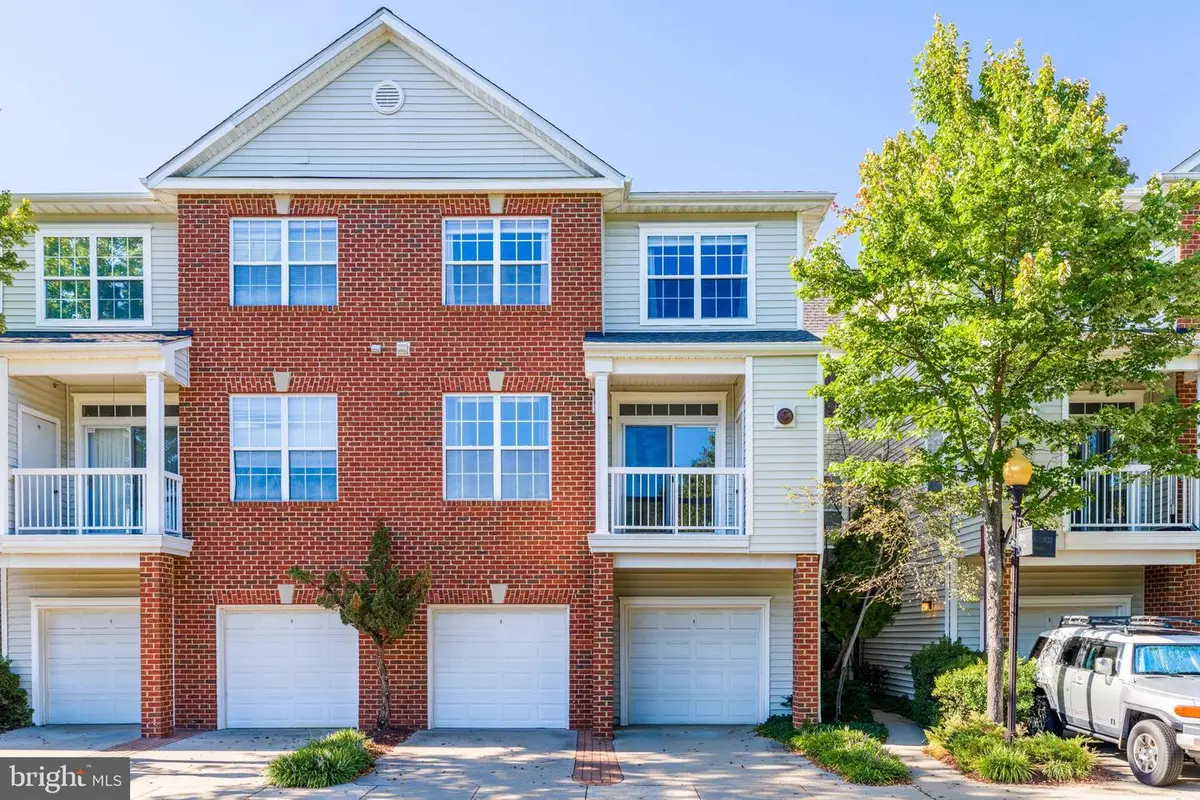 13034 Cabin Creek Rd, Herndon, VA 20171 - #1