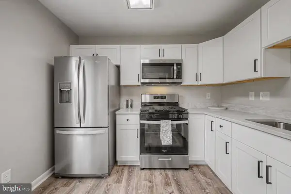 9254 Cardinal Forest Ln #302, LORTON, VA 22079