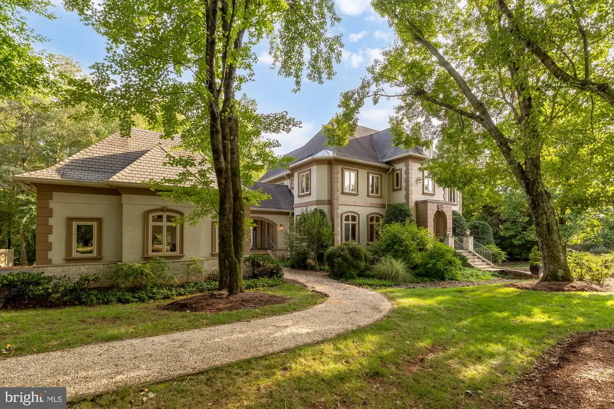 606 Kentland Dr, Great Falls, VA 22066 - #1