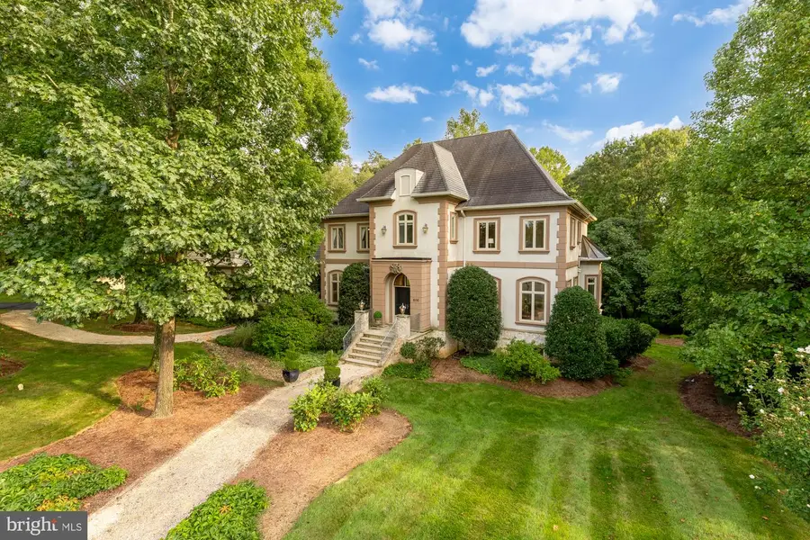 606 Kentland Dr, Great Falls, VA 22066 - #2