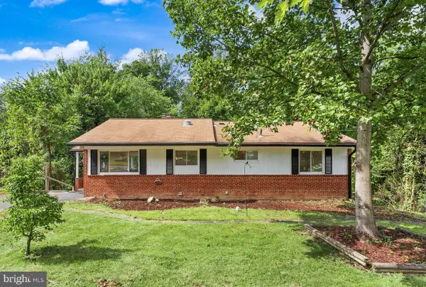 7028 Bradley Cir, ANNANDALE, VA 22003