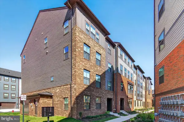 4373 Black Tulip Way #241, CHANTILLY, VA 20151