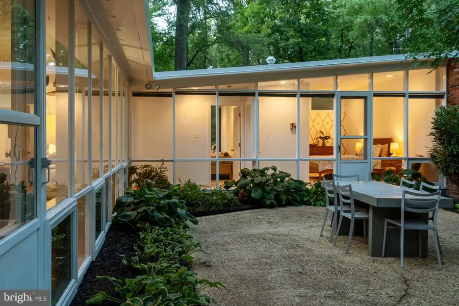 7216 Stafford Rd, Alexandria, VA 22307 - #2