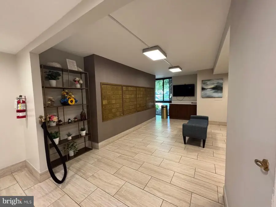 2311 Pimmit Dr #817, Falls Church, VA 22043 - #3