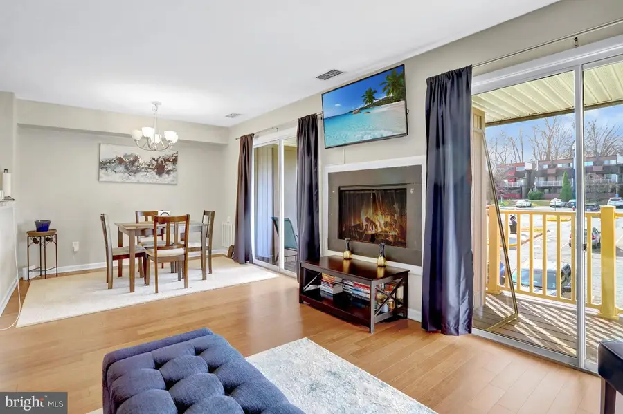 3940 Woodhue Pl #18, Alexandria, VA 22309 - #3