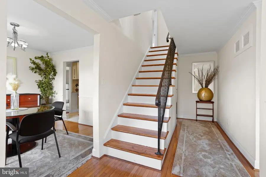 6213 Thomas Dr, Springfield, VA 22150 - #2