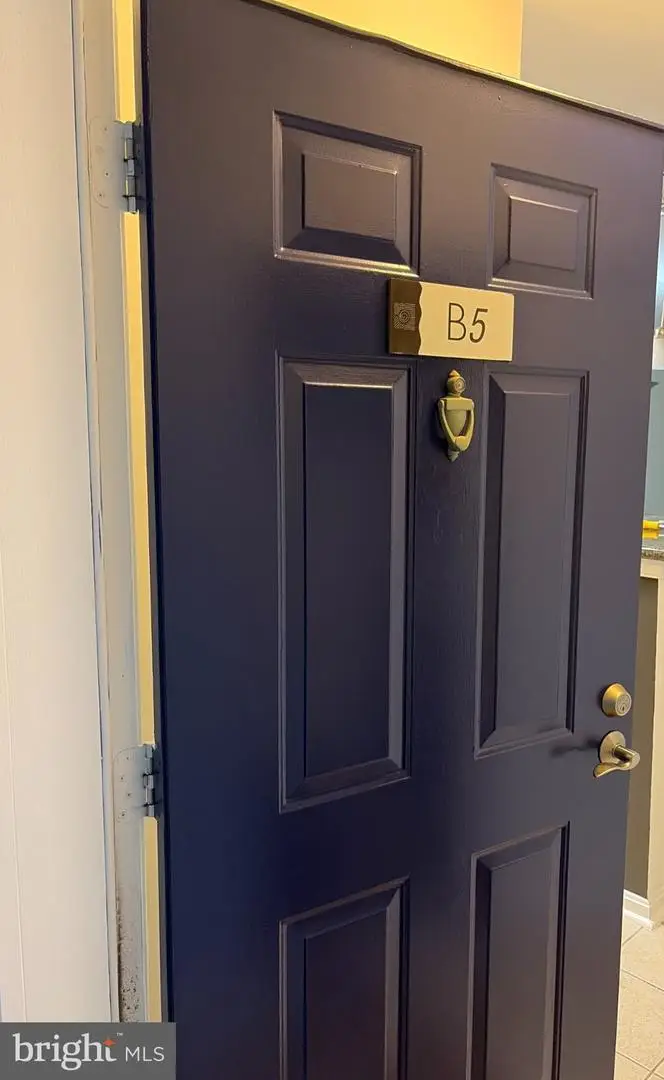 3176 Summit Square Dr #4-b5, Oakton, VA 22124 - #1