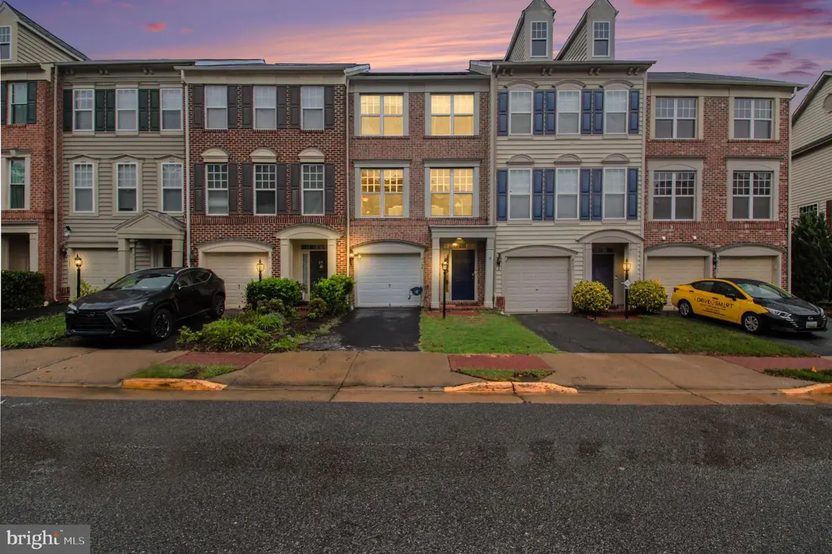 8139 Dove Cottage Ct, Lorton, VA 22079 - #1