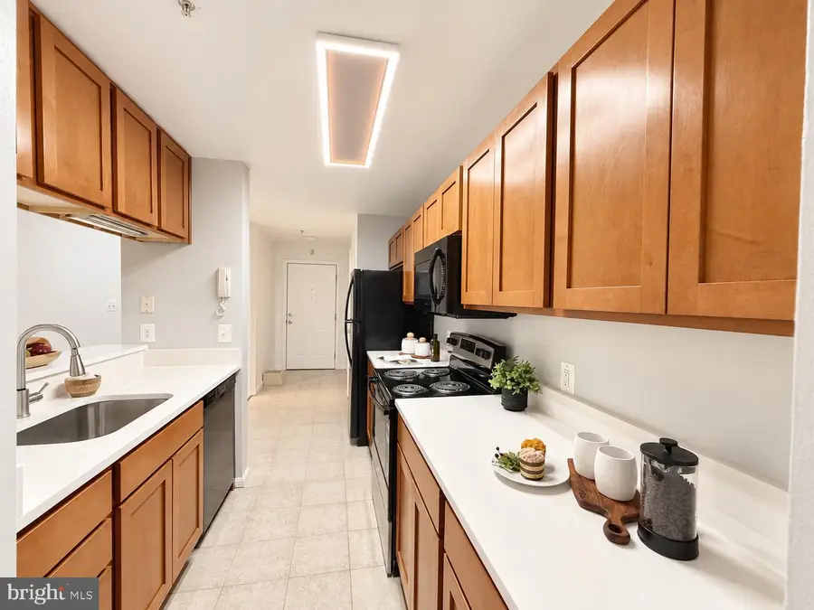 4104-h Monument Ct #202, Fairfax, VA 22033 - #2