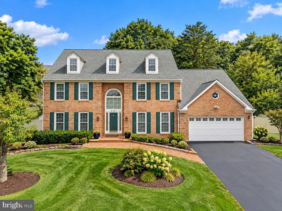 6747 Jade Post Ln, Centreville, VA 20121 - #2