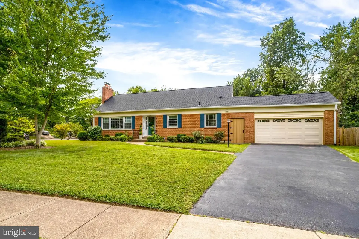 8718 Waterford Rd, Alexandria, VA 22308 - #1