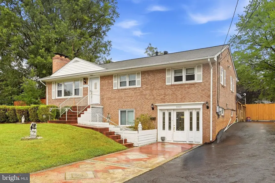 5905 Ridge View Dr, Alexandria, VA 22310 - #2