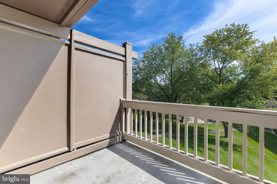 5823 Royal Ridge Dr #t, Springfield, VA 22152 - #3