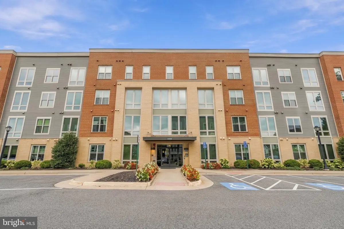 6104 Fairview Farm Dr #209, Alexandria, VA 22315 - #1