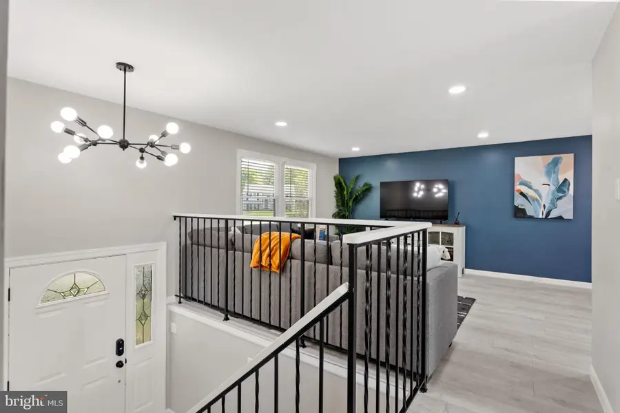 2592 Viking Dr, Herndon, VA 20171 - #2